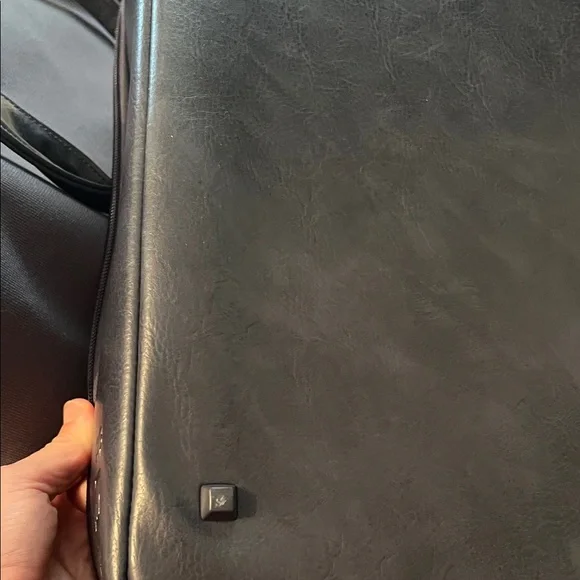 Beis mini convertible weekender in navy - Picture 8 of 12